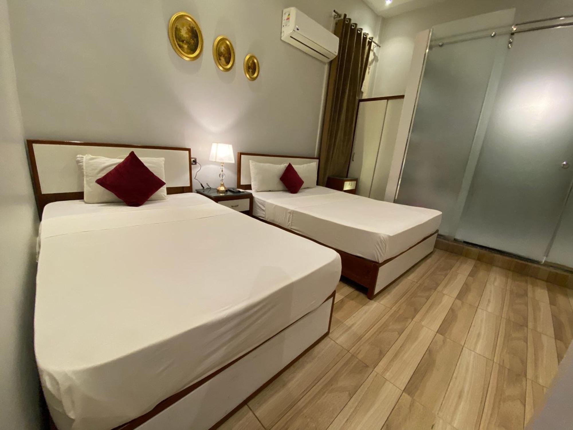 Nour Hostel *
