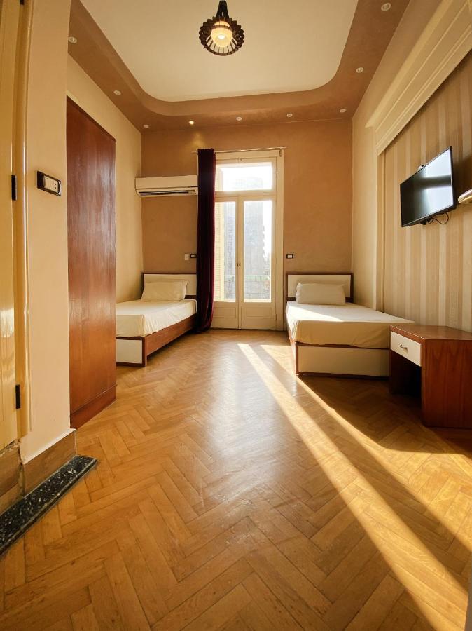 Nour Hostel *